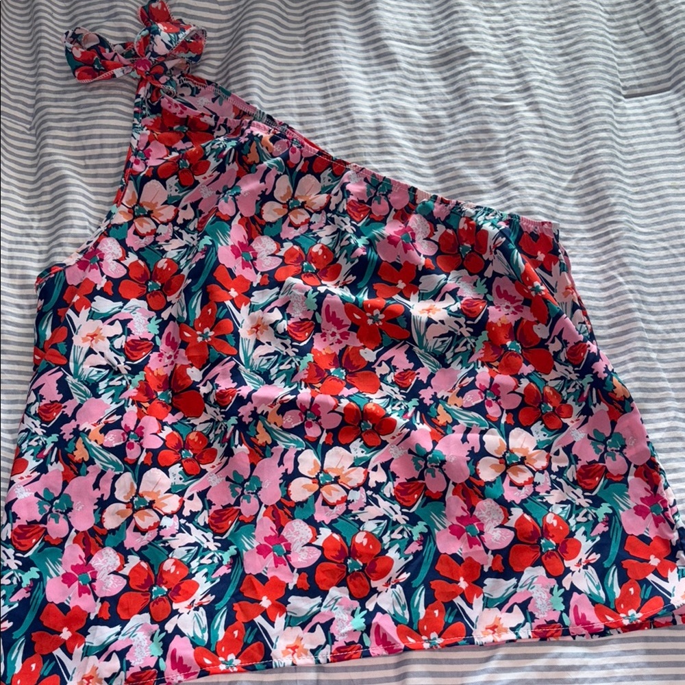 SHEIN Floral One-Shoulder Top